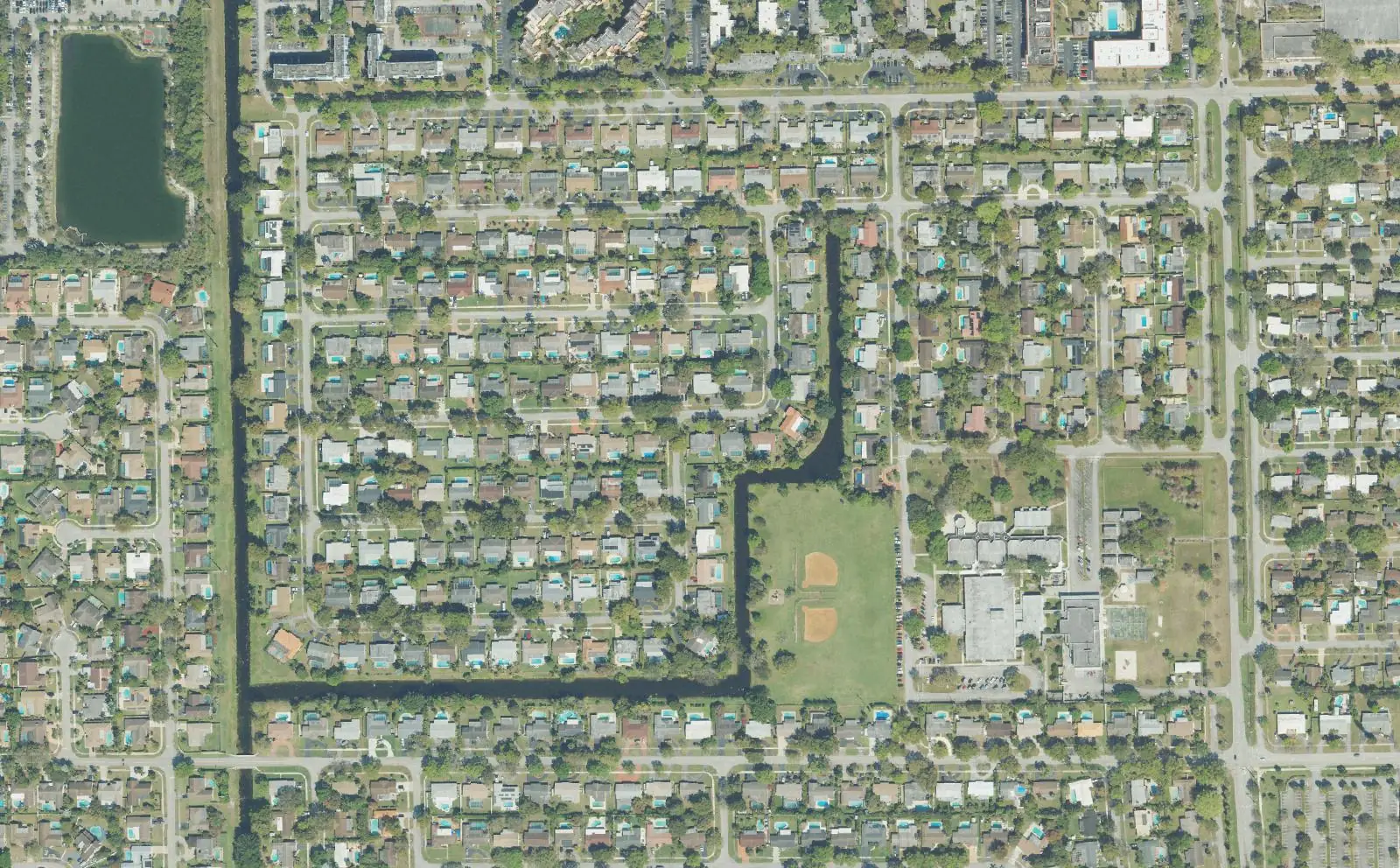 Mirror Lake's streets from above, with the ball field at Mirror Lake Park and Mirror Lake Elementary at lower right.